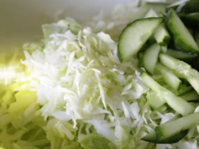 Лучшие оригинальные рецепты салатов из свежей капусты
