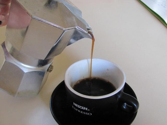 드립 커피 메이커 란 무엇이며 어떻게 작동합니까?