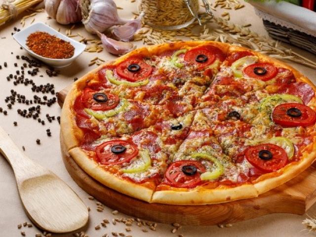 피자 조미료: 전통적인 솔루션과 특이한 옵션 피자 허브