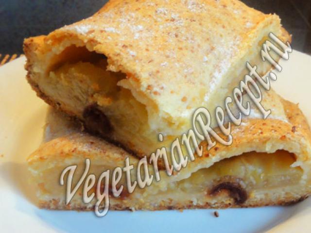 코티지 치즈를 곁들인 사과 파이 반죽 : 조리법 및 요리 비밀